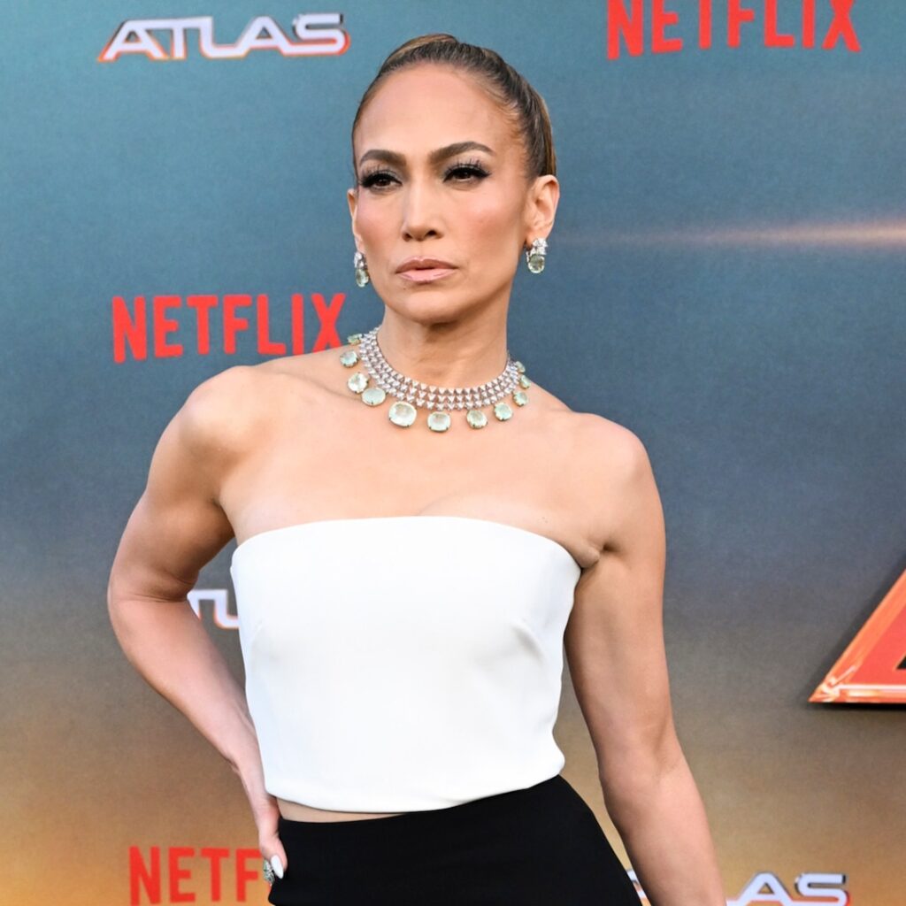 Jennifer Lopez Flaunts Wedding Band Amid Ben Affleck Breakup Buzz on Red Carpet